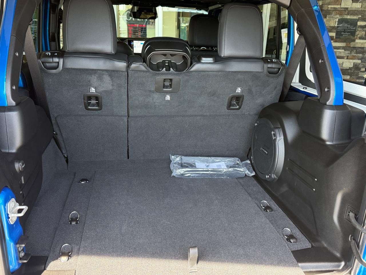 Jeep Wrangler Sahara 2025