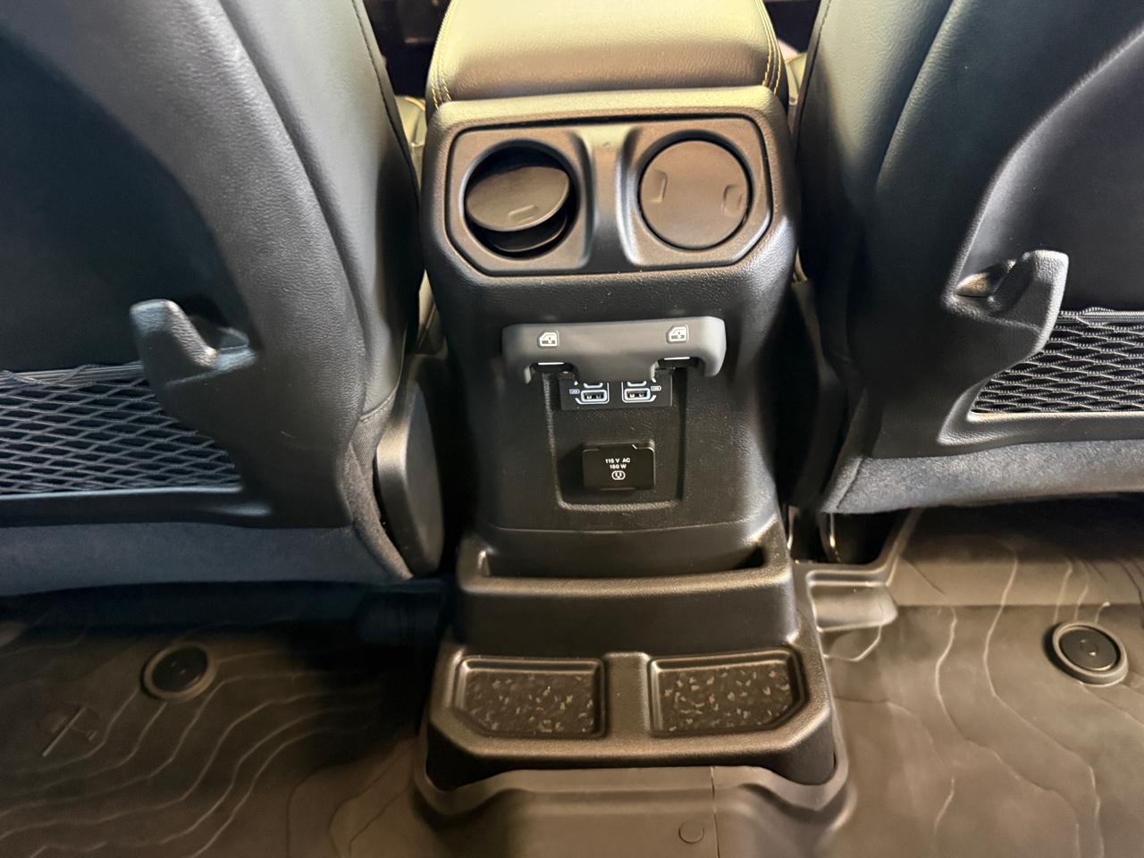 Jeep Wrangler Sahara 2025