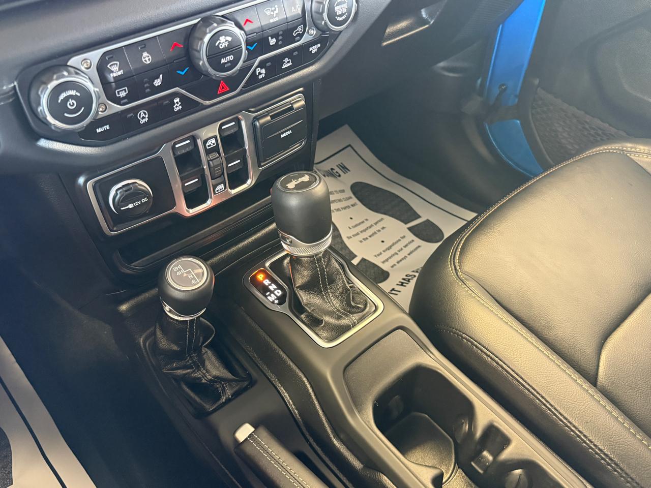 Jeep Wrangler Sahara 2025