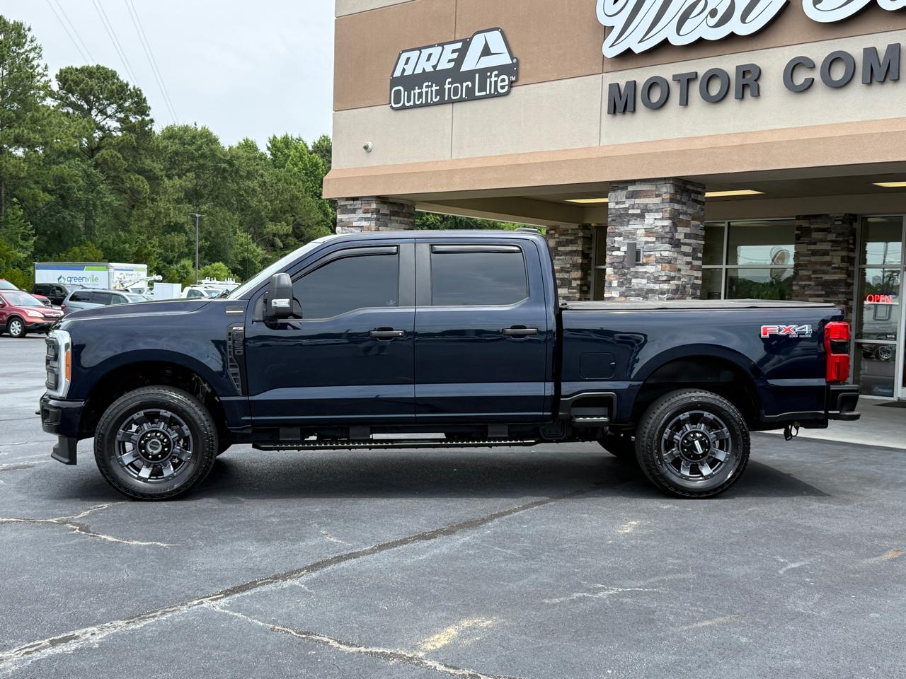 Ford F-250 SD XL Crew Cab 4WD 2023