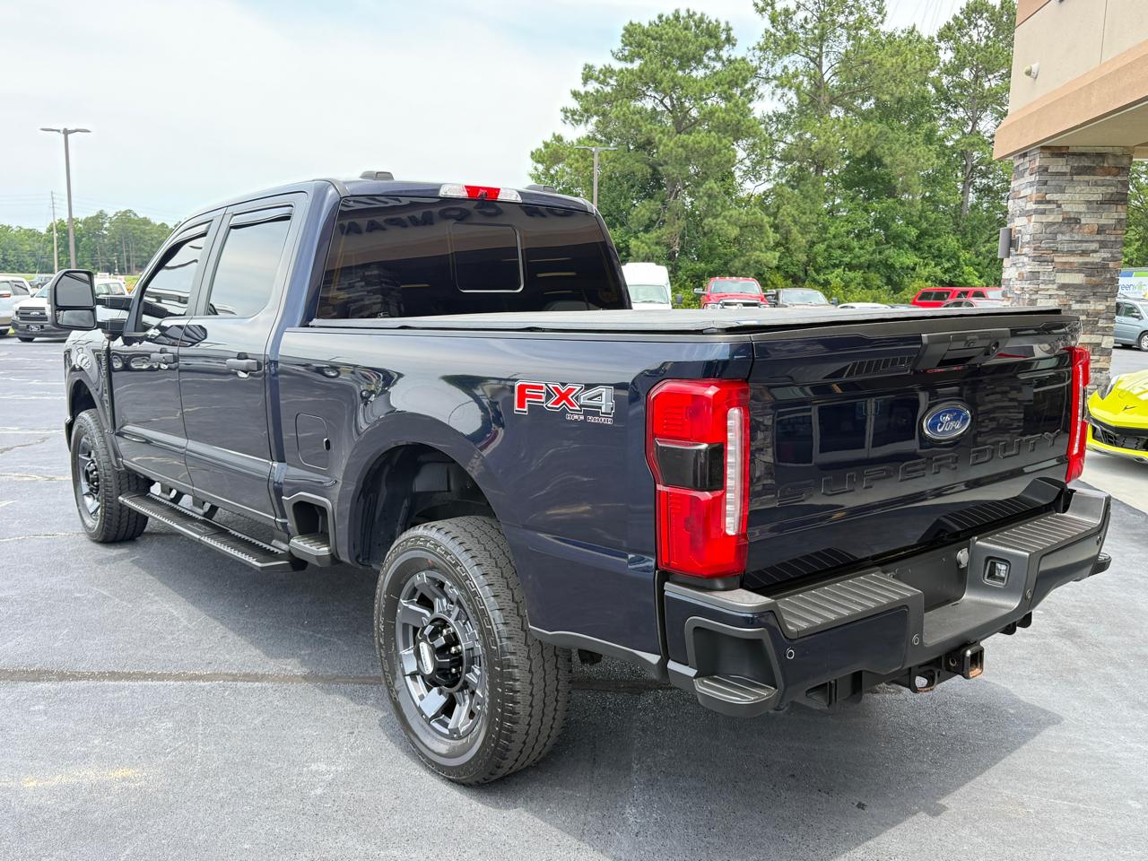 Ford F-250 SD XL Crew Cab 4WD 2023