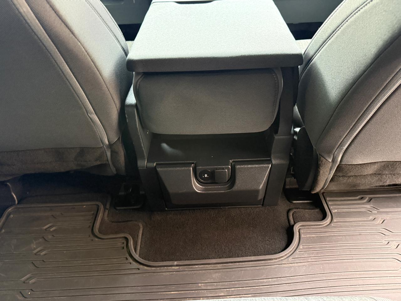 Ford F-250 SD XL Crew Cab 4WD 2023