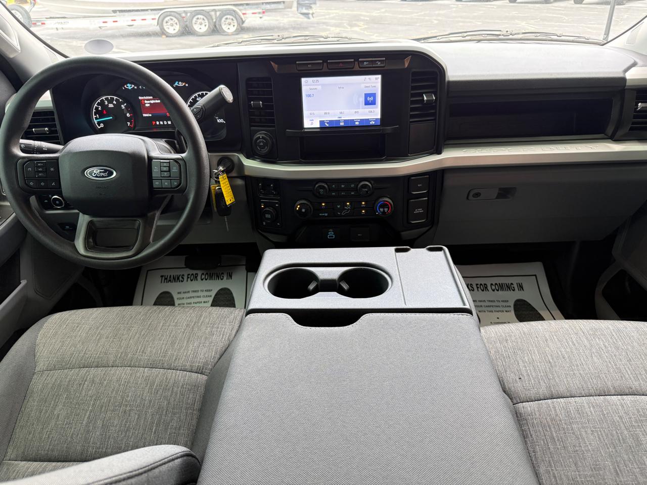 Ford F-250 SD XL Crew Cab 4WD 2023