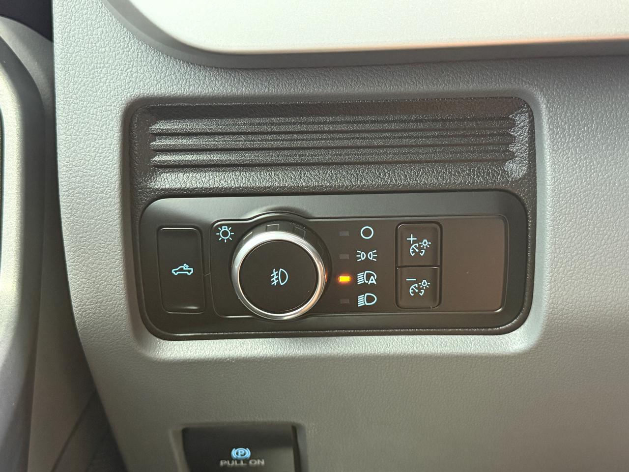 Ford F-250 SD XL Crew Cab 4WD 2023