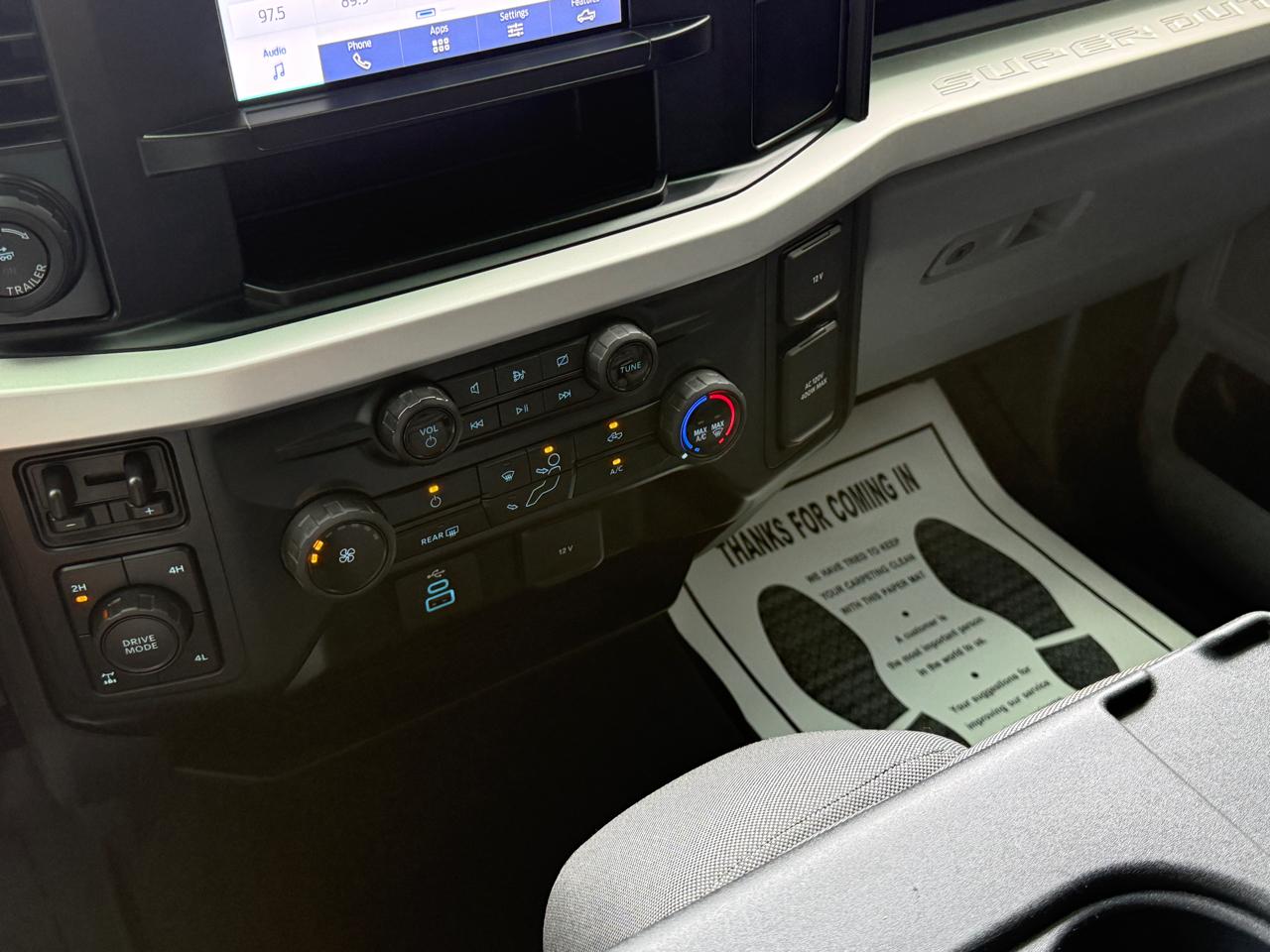 Ford F-250 SD XL Crew Cab 4WD 2023