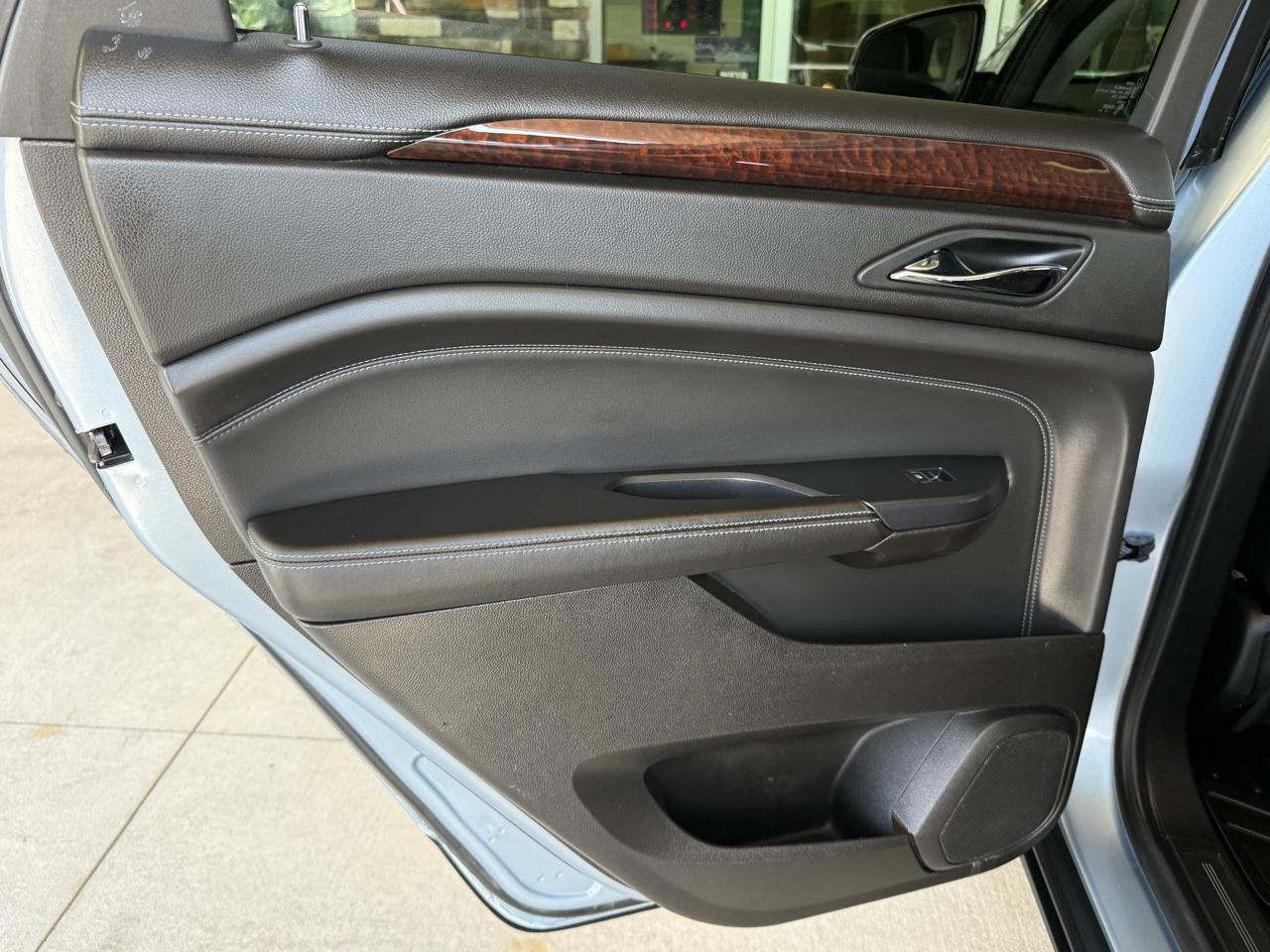 Cadillac SRX Luxury Collection FWD 2014