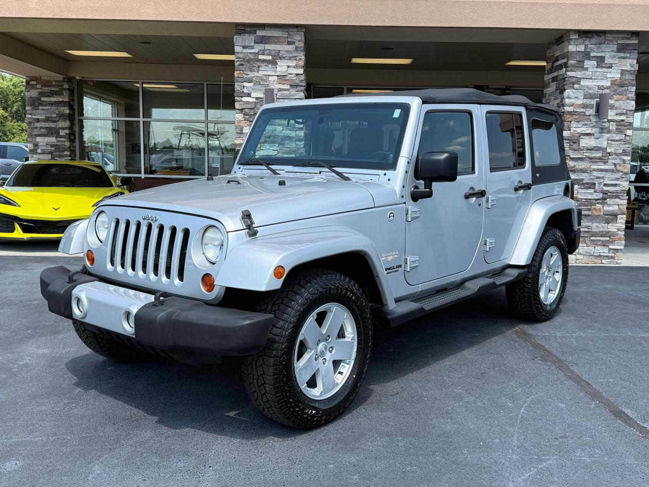 Jeep Wrangler Unlimited Sahara 4WD 2012