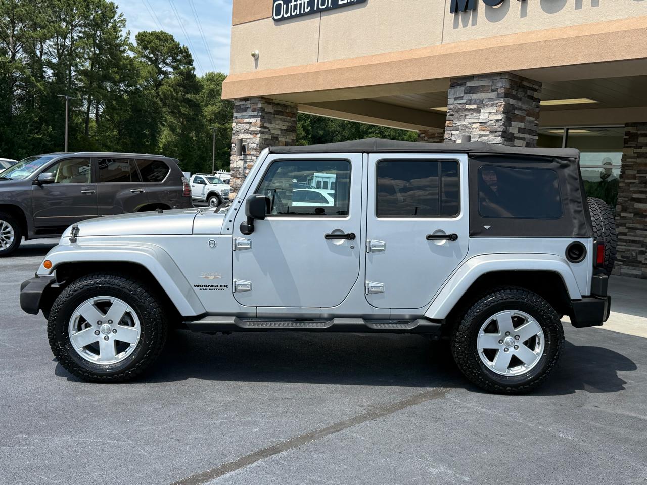 Jeep Wrangler Unlimited Sahara 4WD 2012