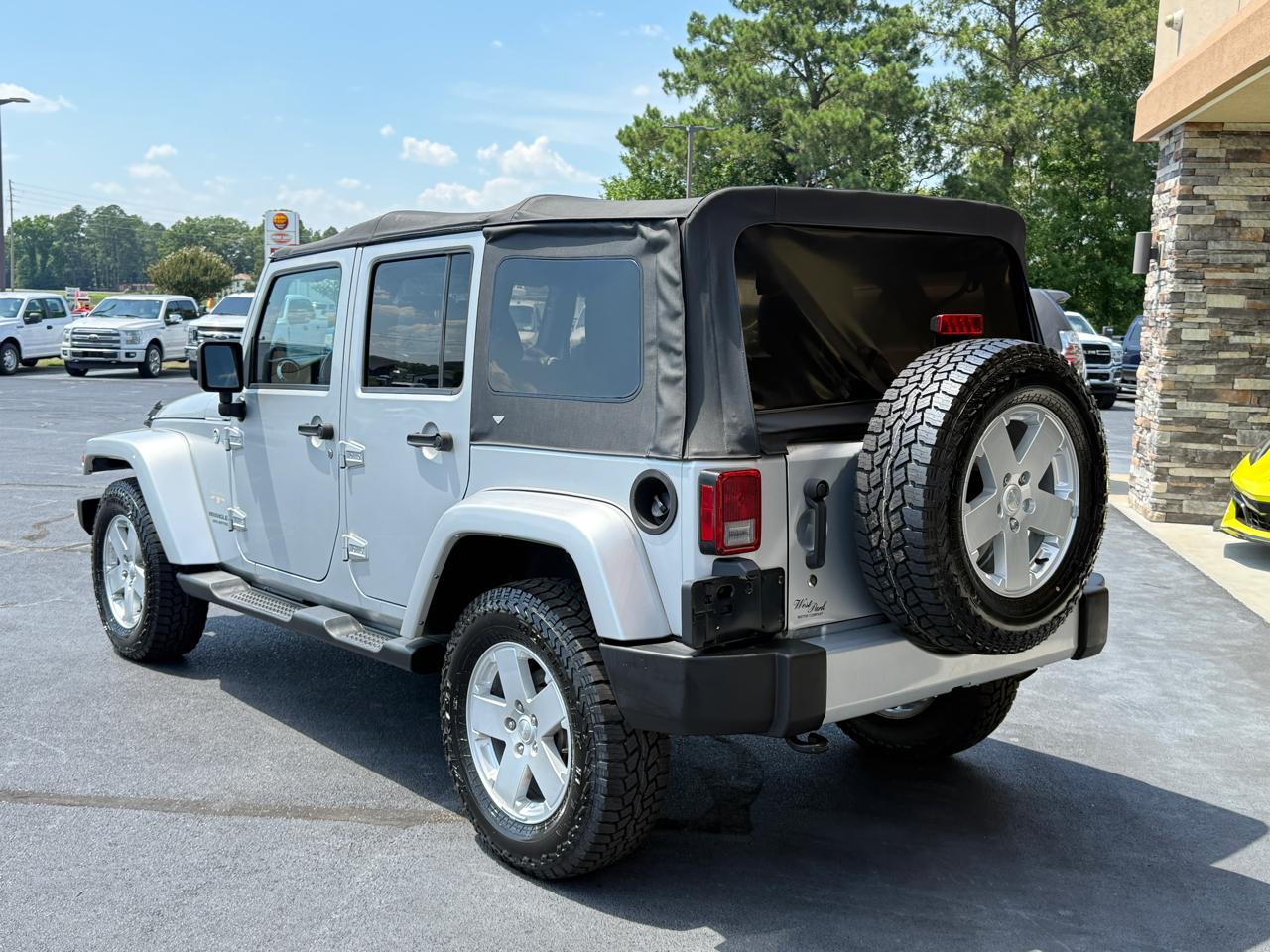 Jeep Wrangler Unlimited Sahara 4WD 2012