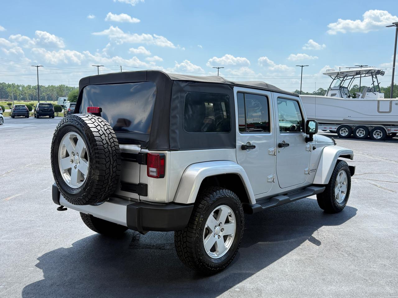 Jeep Wrangler Unlimited Sahara 4WD 2012