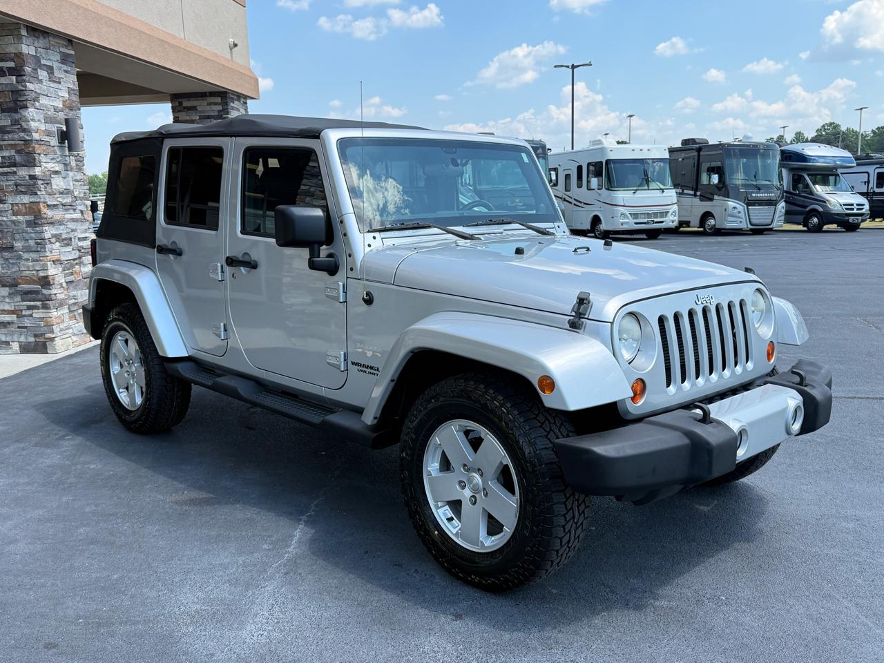 Jeep Wrangler Unlimited Sahara 4WD 2012