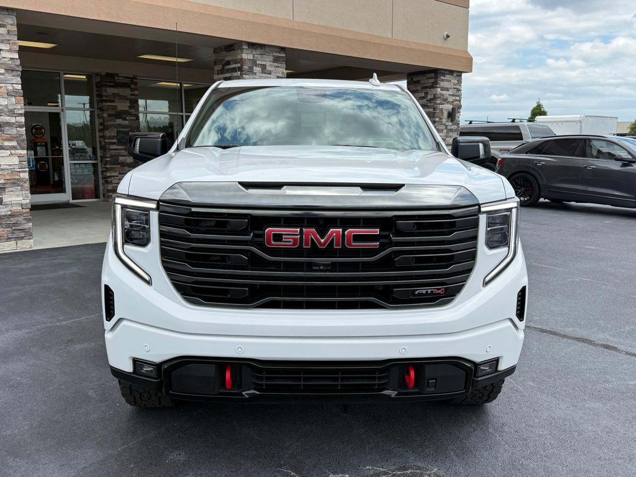 GMC Sierra 1500 AT4 Crew Cab 4WD 2023