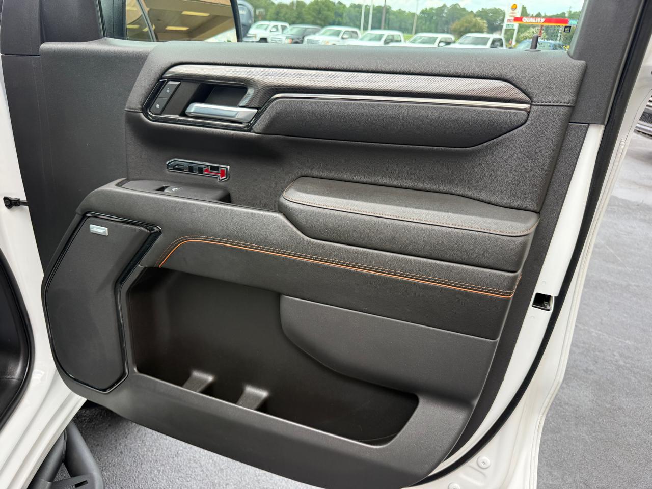 GMC Sierra 1500 AT4 Crew Cab 4WD 2023