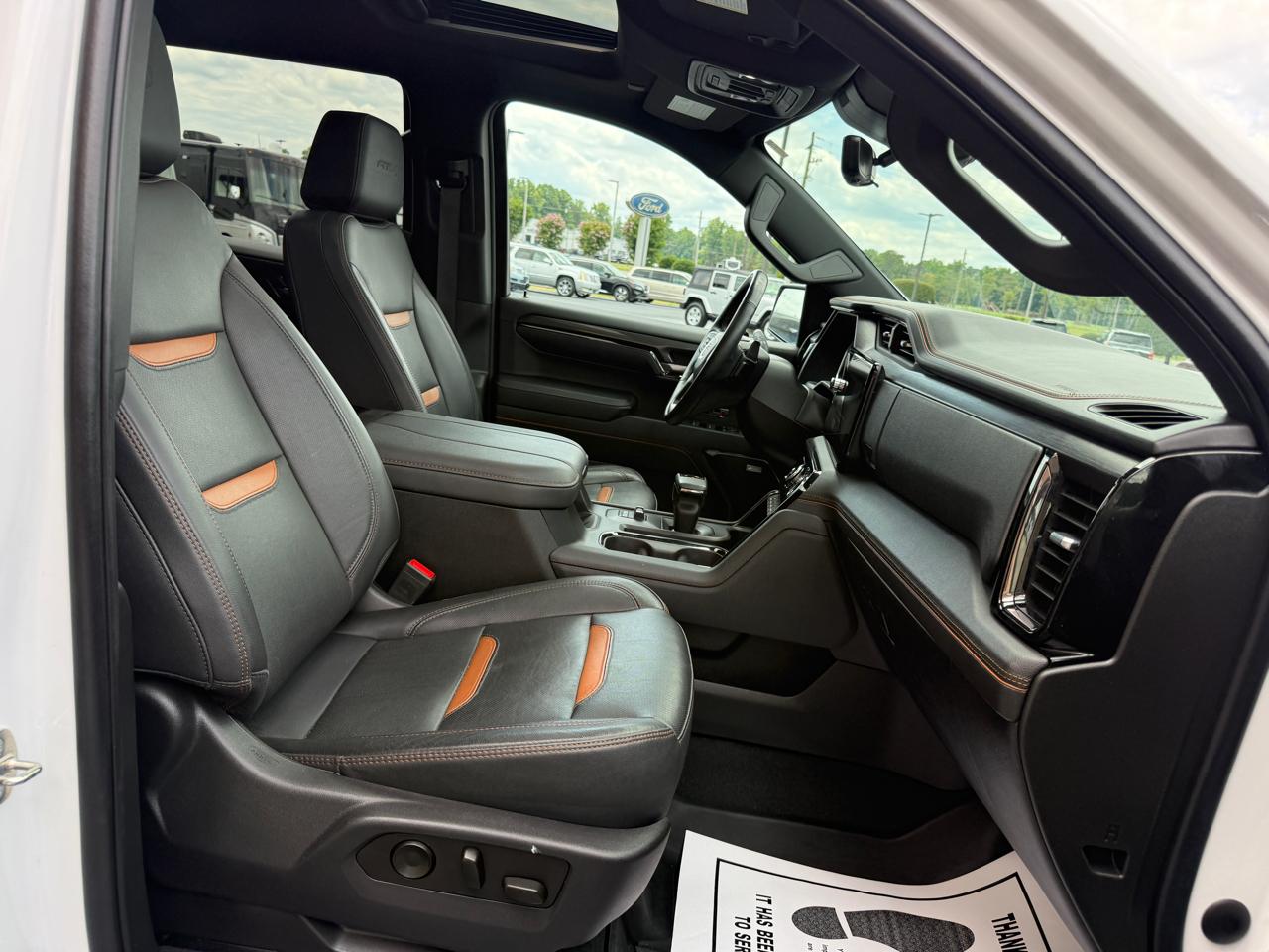 GMC Sierra 1500 AT4 Crew Cab 4WD 2023