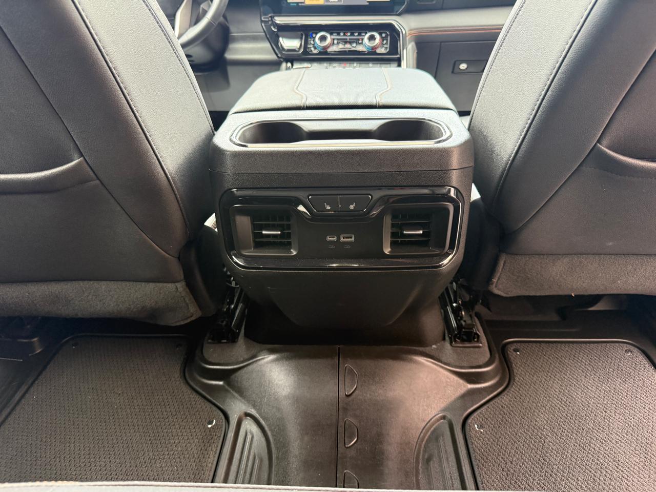 GMC Sierra 1500 AT4 Crew Cab 4WD 2023
