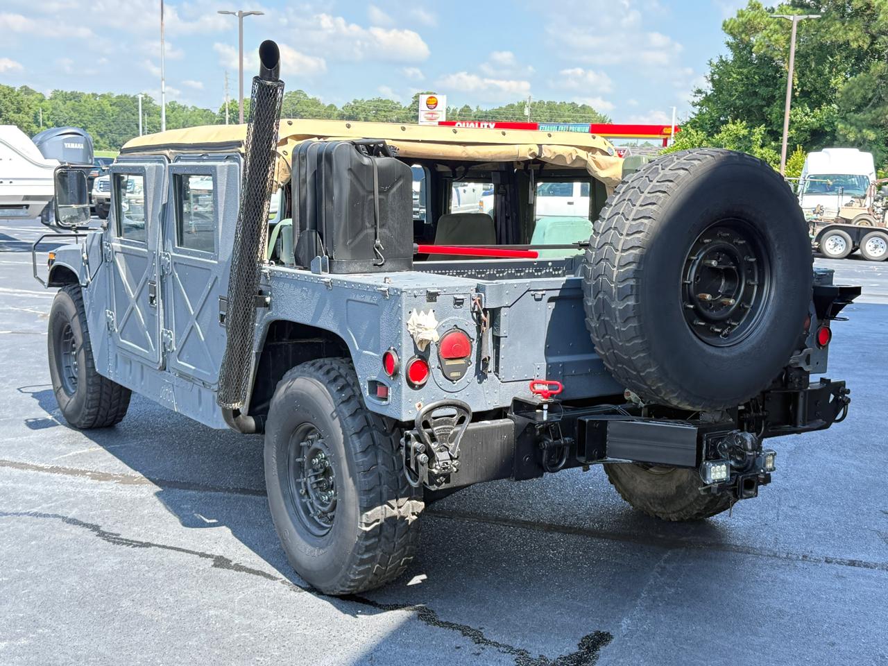 AM General M998  2024