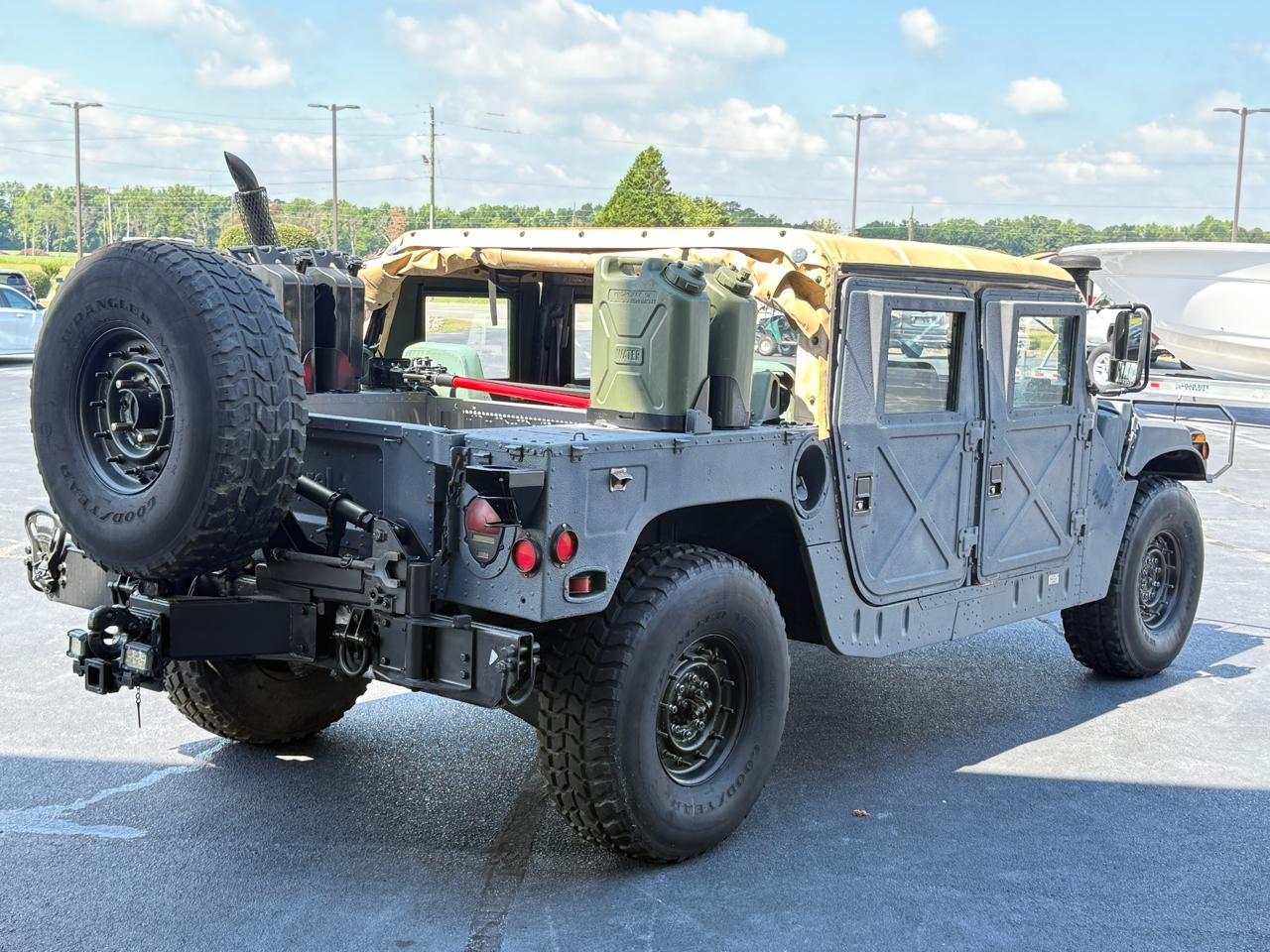 AM General M998  2024