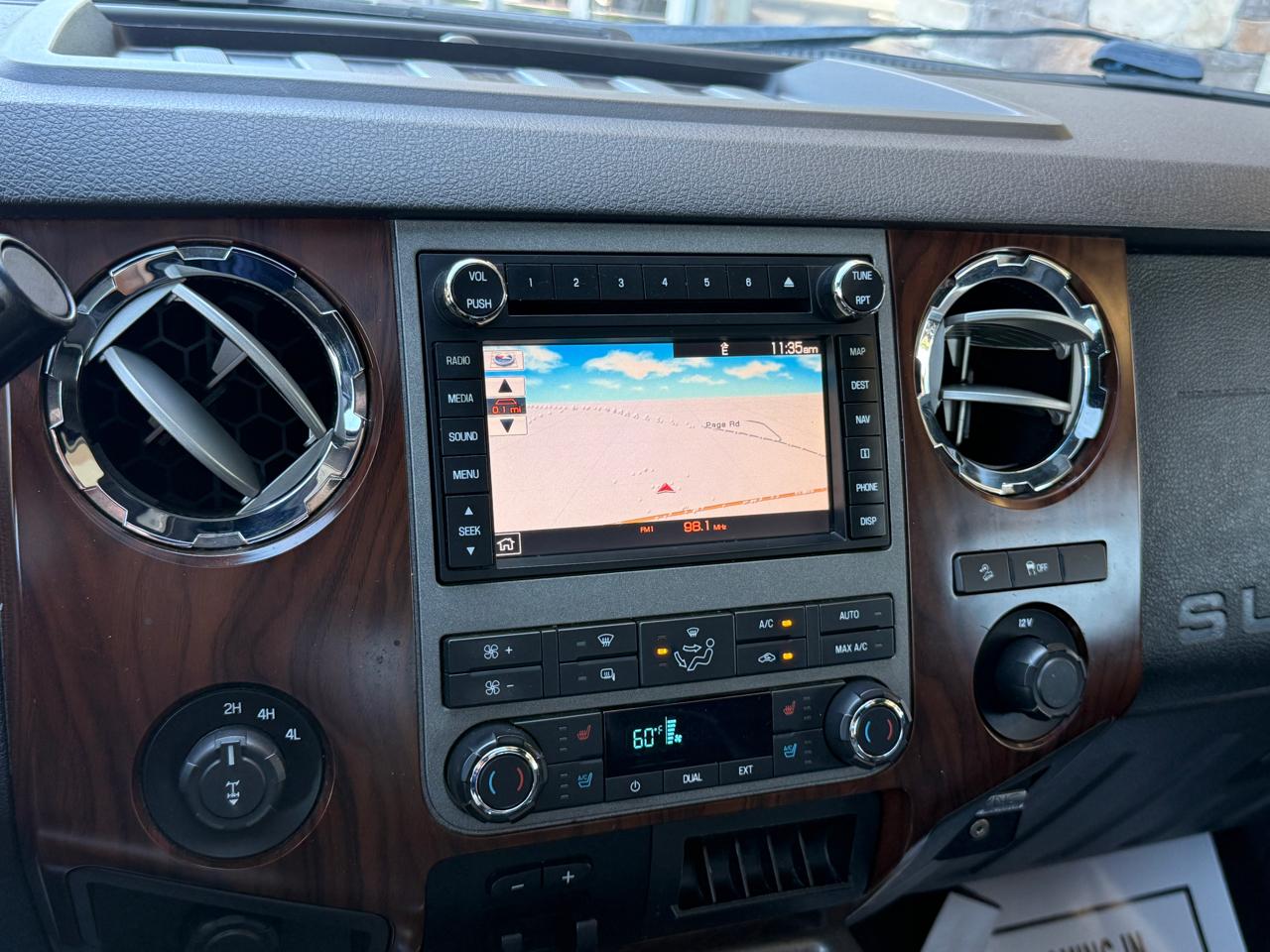Ford F-250 SD Lariat Crew Cab 4WD 2011