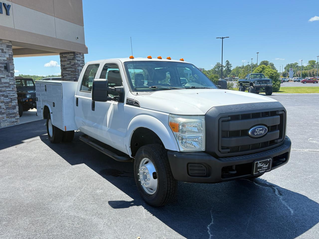 Ford F-350 SD XLT Crew Cab Long Bed DRW 4WD 2015