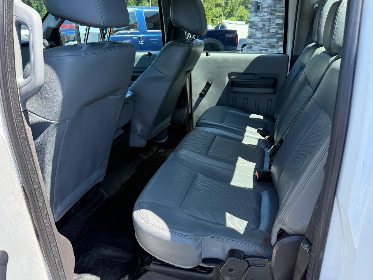 Ford F-350 SD XLT Crew Cab Long Bed DRW 4WD 2015