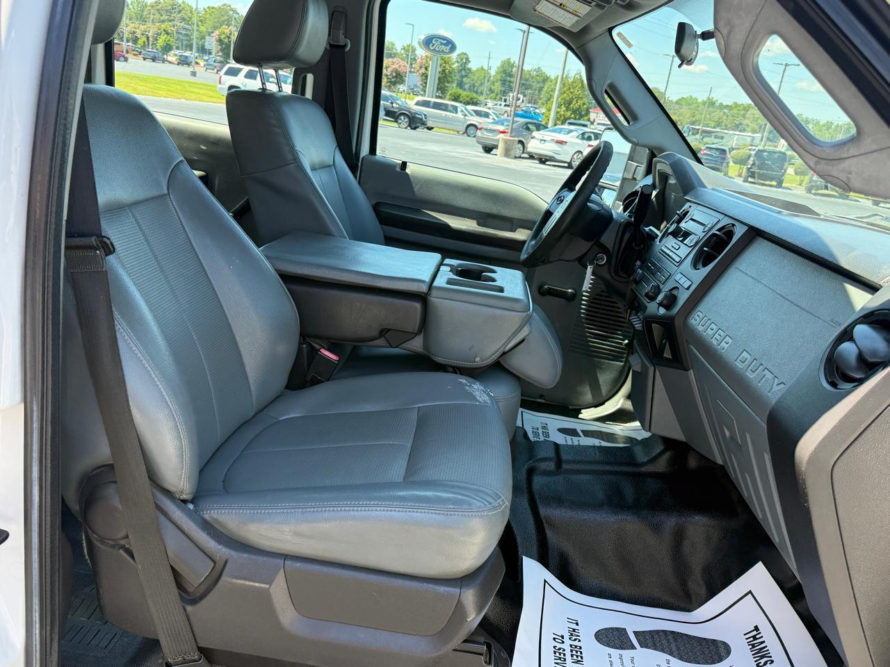Ford F-350 SD XLT Crew Cab Long Bed DRW 4WD 2015