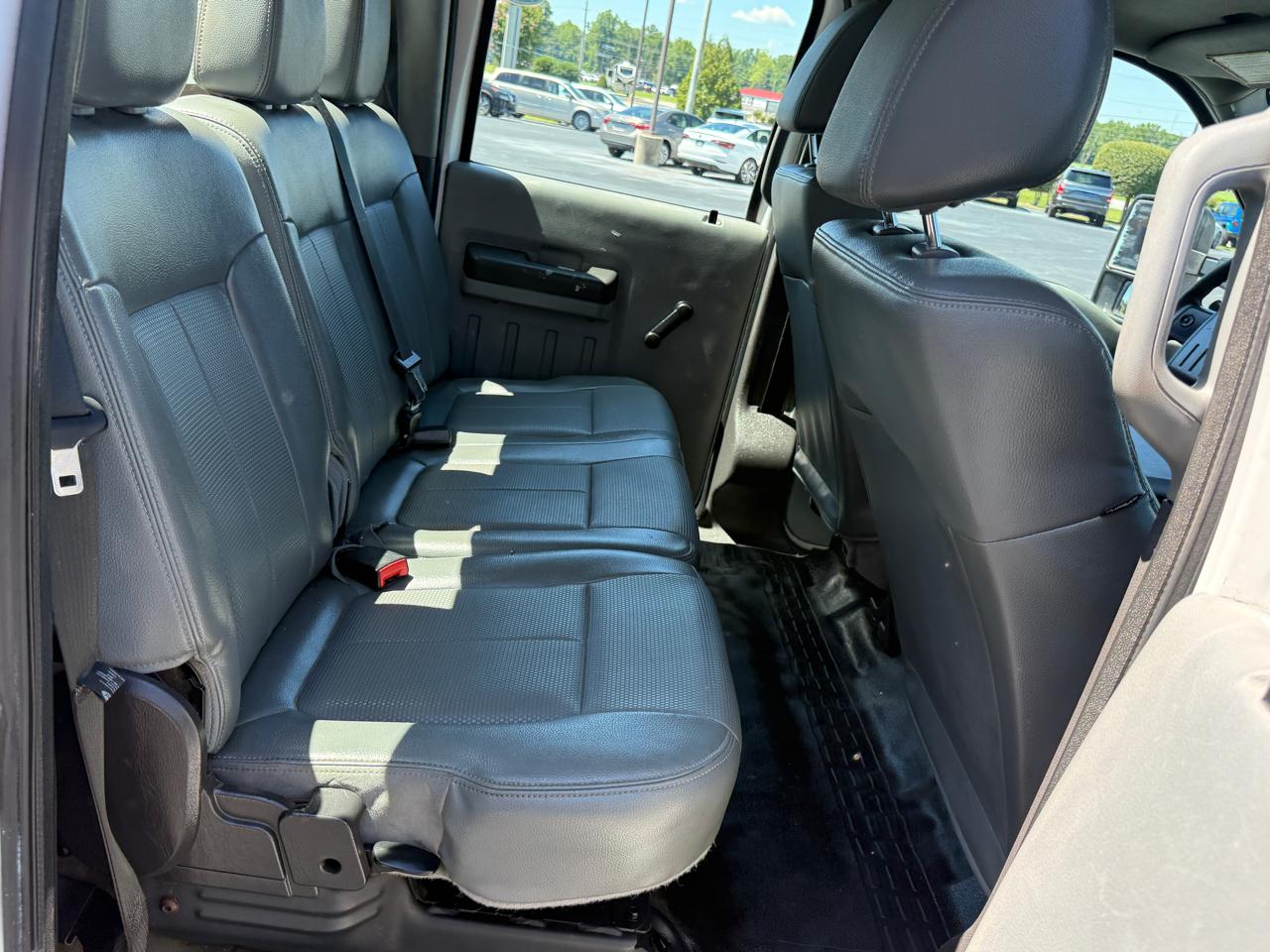 Ford F-350 SD XLT Crew Cab Long Bed DRW 4WD 2015
