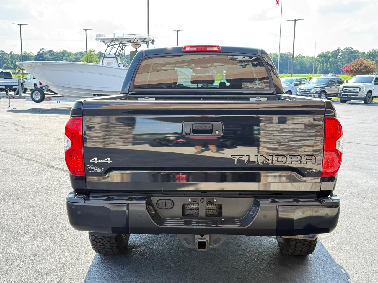 Toyota Tundra Platinum CrewMax 5.7L 4WD 2019