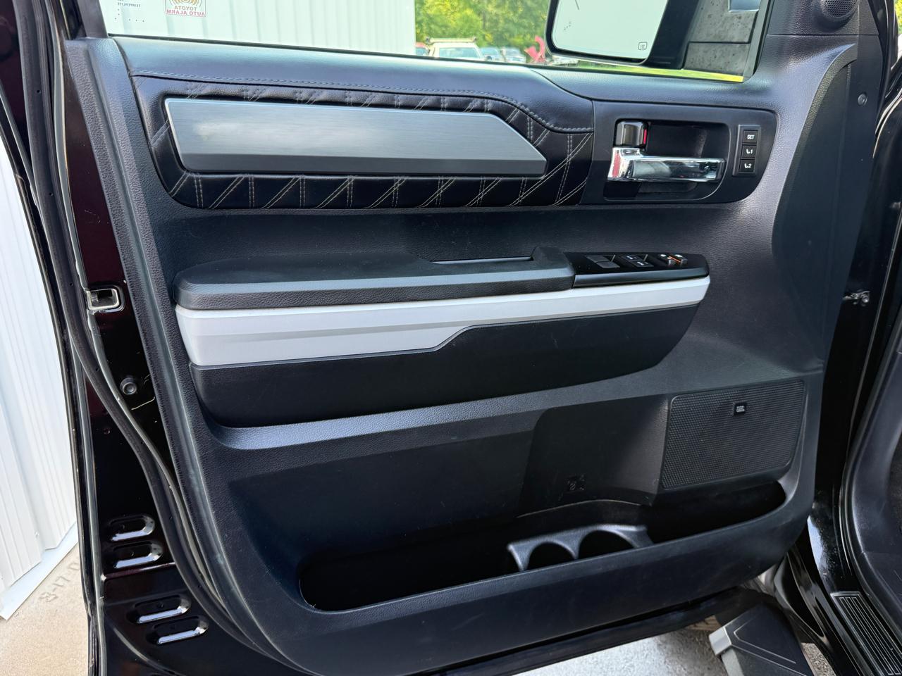 Toyota Tundra Platinum CrewMax 5.7L 4WD 2019