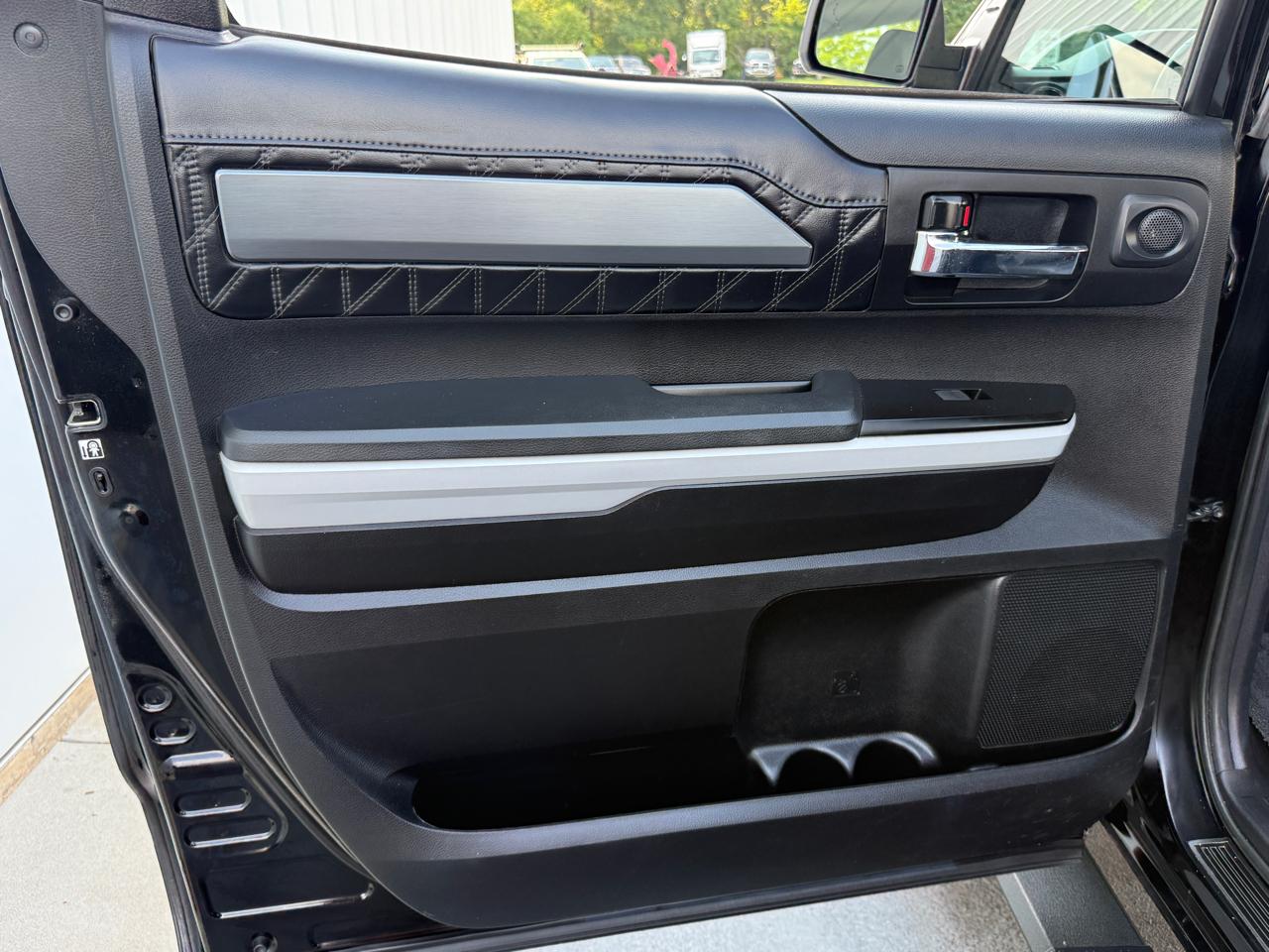 Toyota Tundra Platinum CrewMax 5.7L 4WD 2019