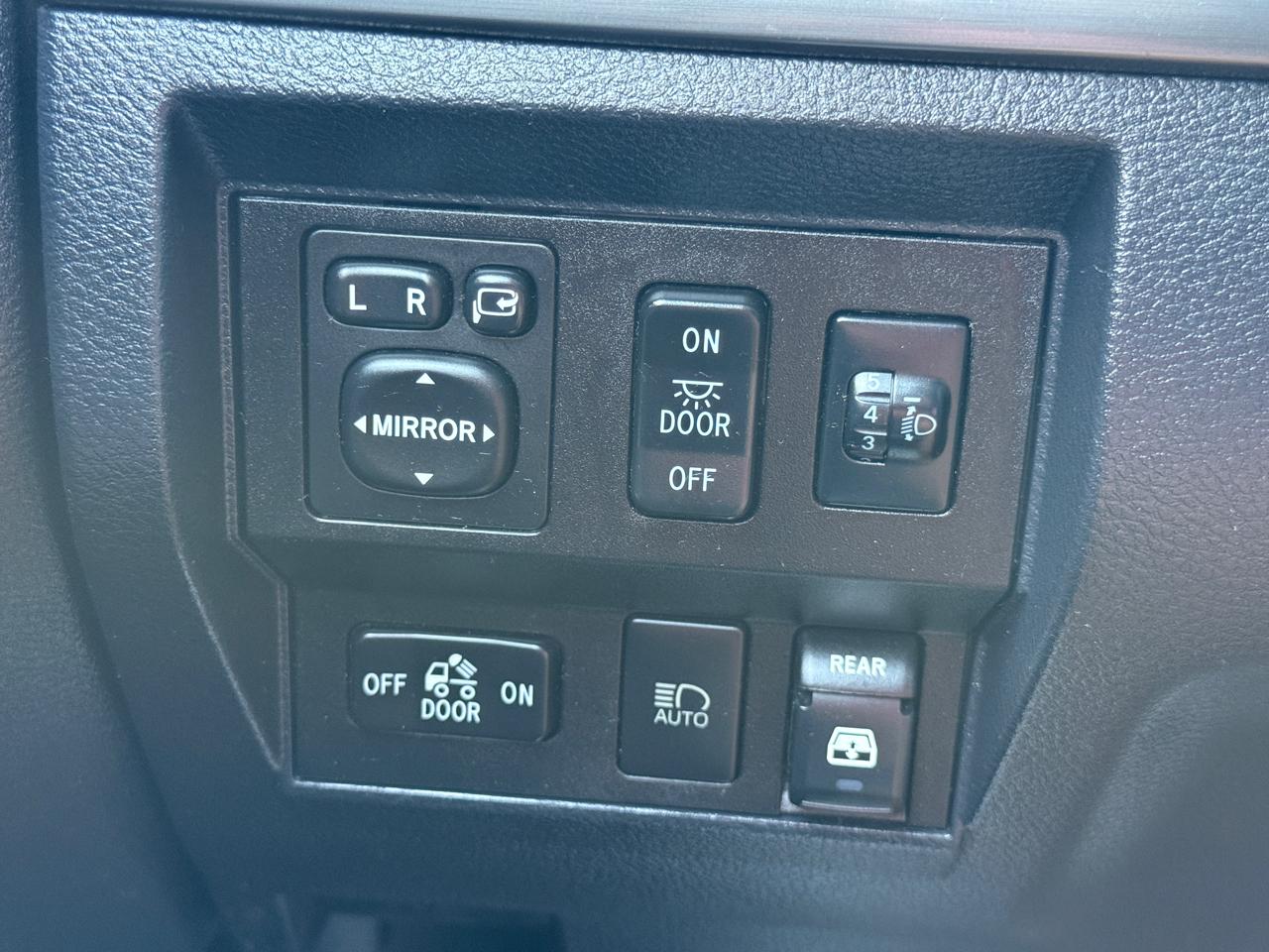 Toyota Tundra Platinum CrewMax 5.7L 4WD 2019