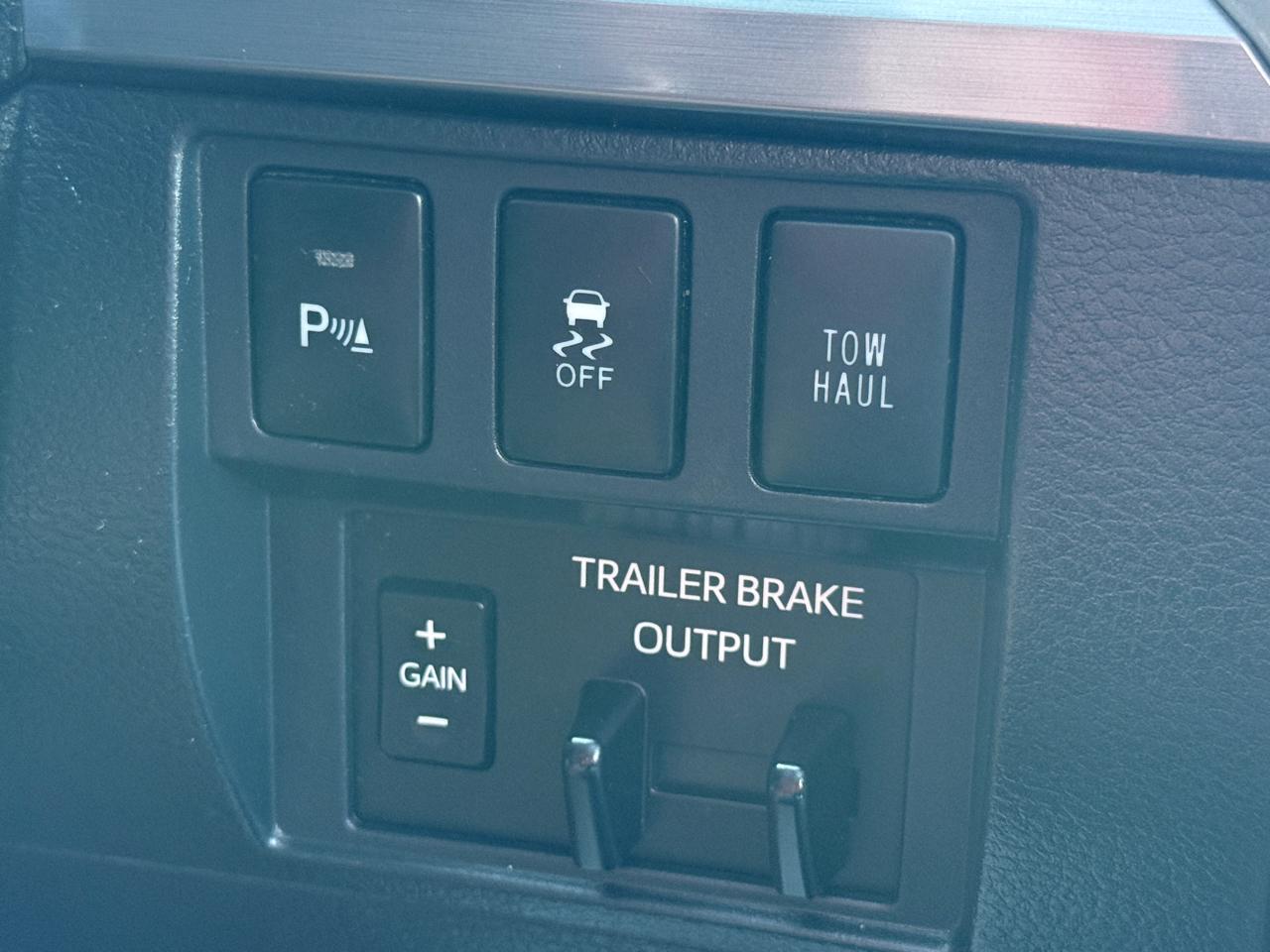 Toyota Tundra Platinum CrewMax 5.7L 4WD 2019