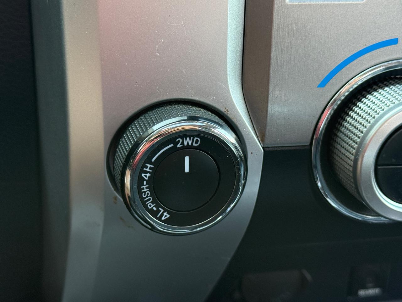 Toyota Tundra Platinum CrewMax 5.7L 4WD 2019