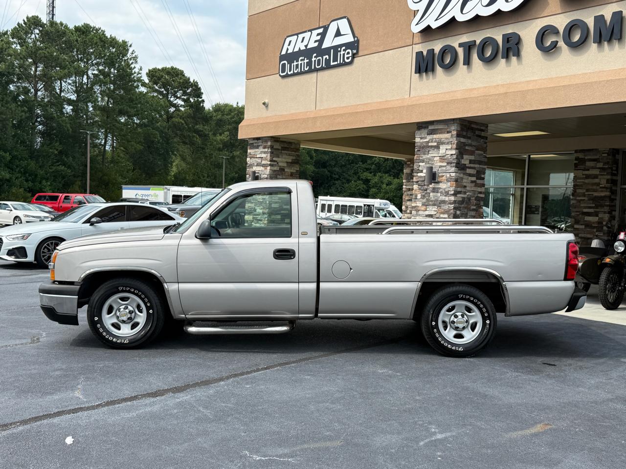 Chevrolet Silverado 1500 LS 2WD 2004
