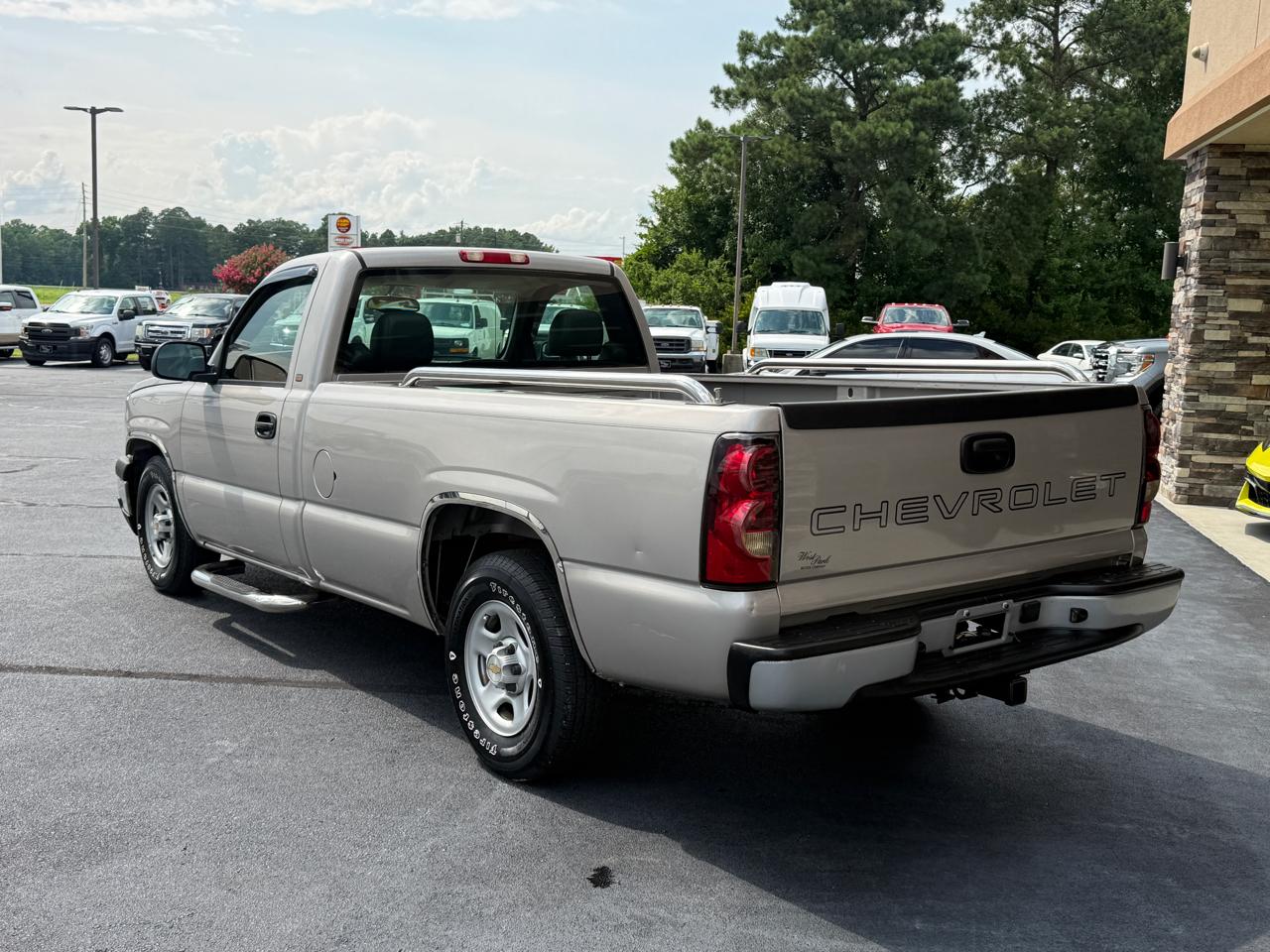 Chevrolet Silverado 1500 LS 2WD 2004