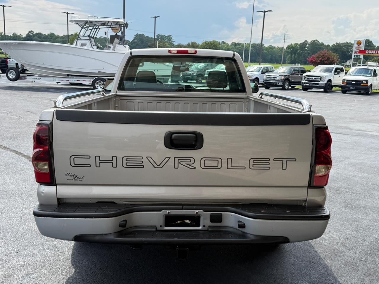Chevrolet Silverado 1500 LS 2WD 2004