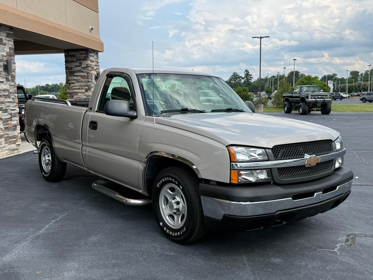 Chevrolet Silverado 1500 LS 2WD 2004