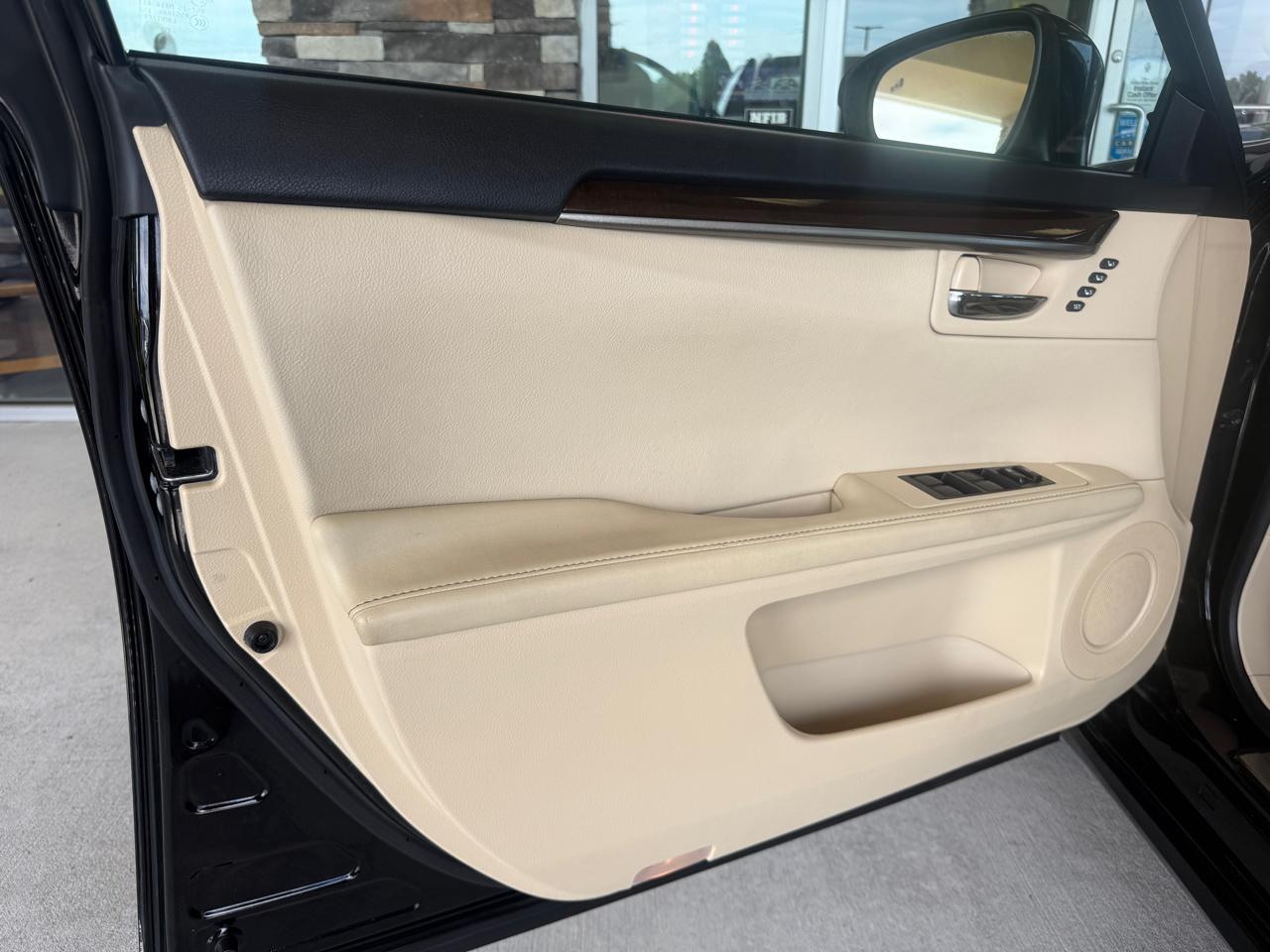 Lexus ES 350 Sedan 2014