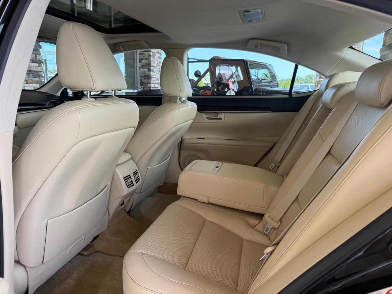 Lexus ES 350 Sedan 2014