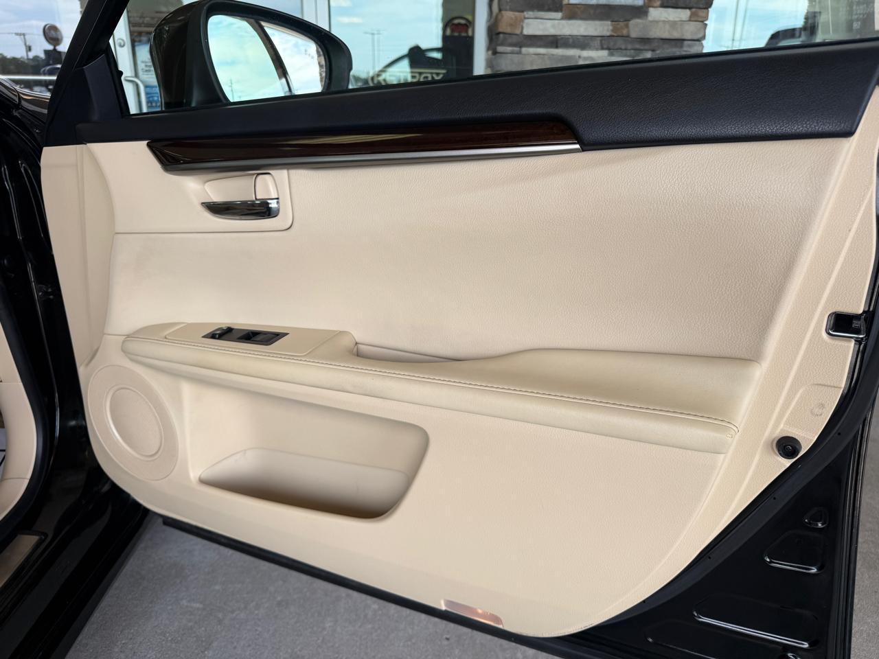 Lexus ES 350 Sedan 2014