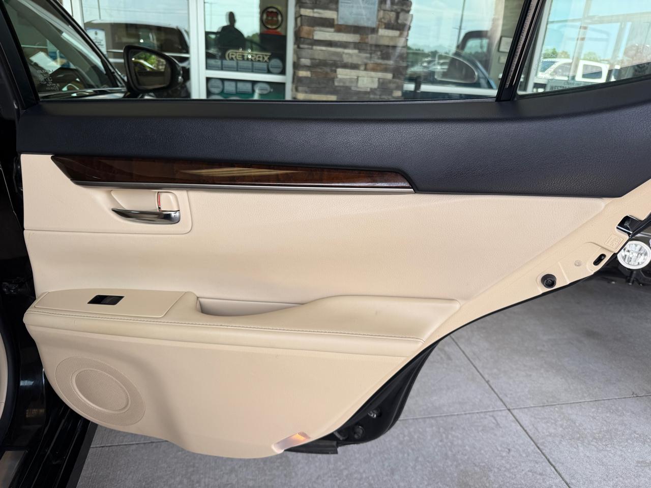 Lexus ES 350 Sedan 2014