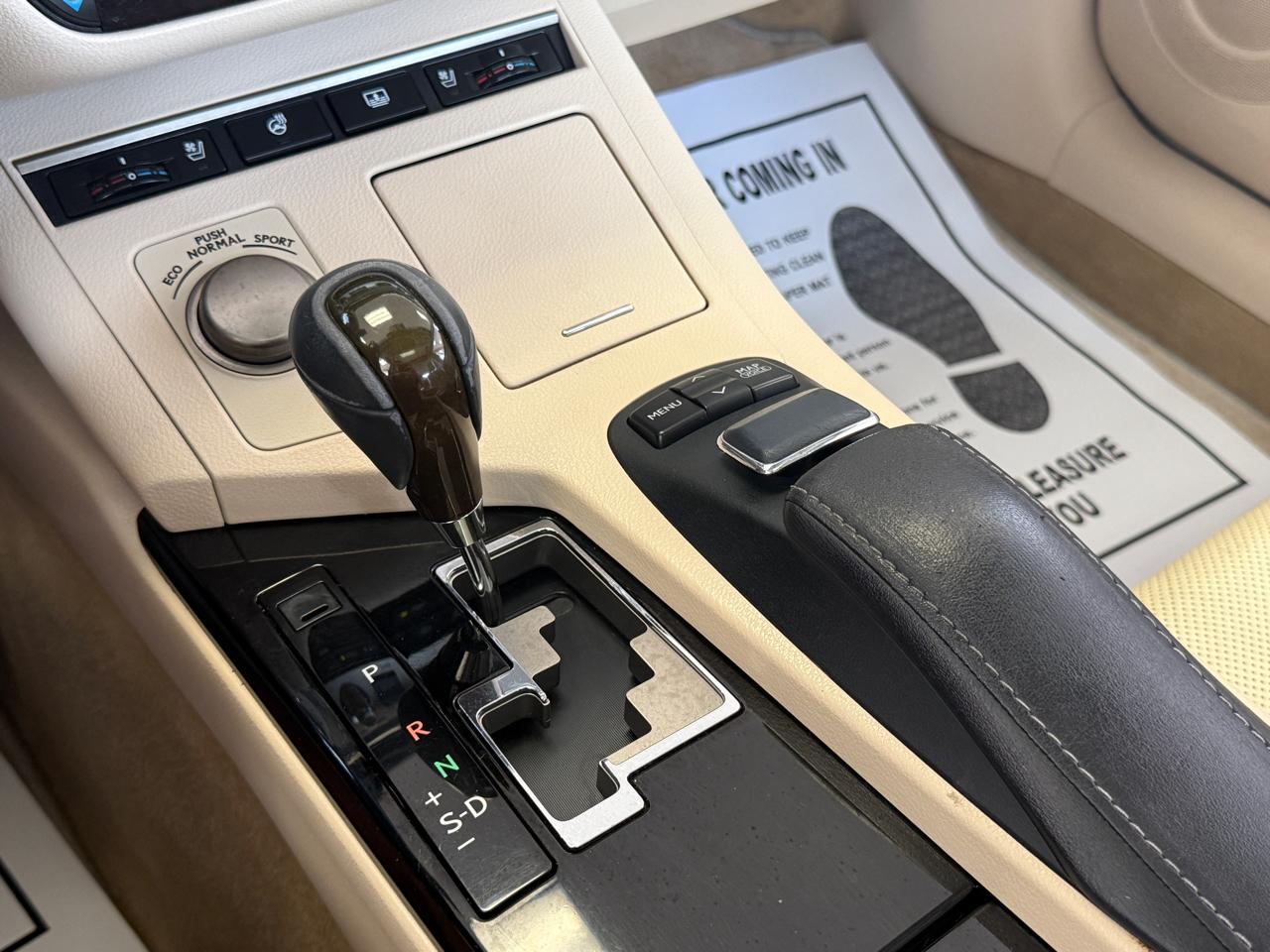 Lexus ES 350 Sedan 2014