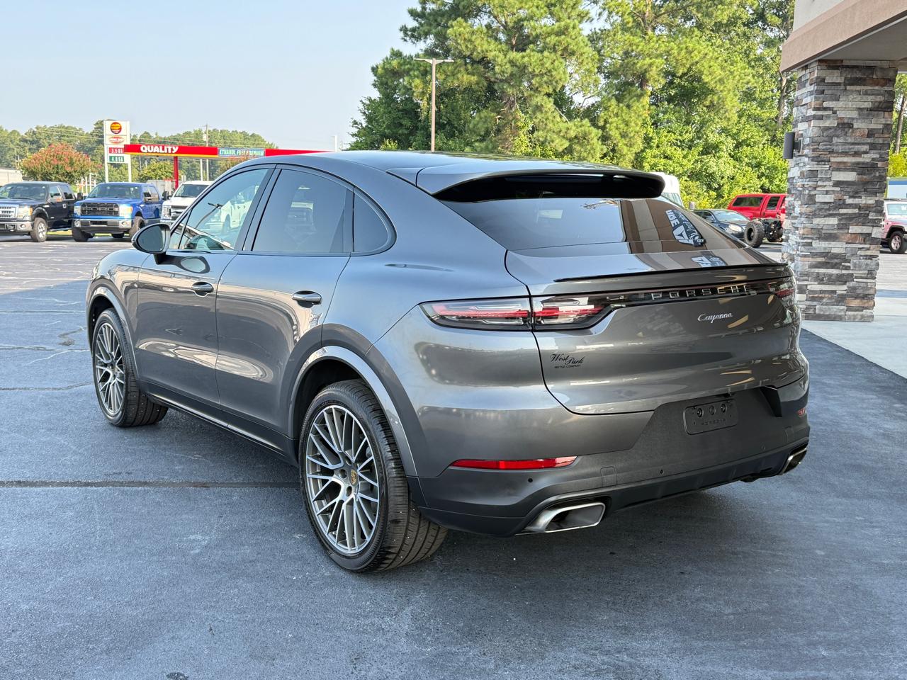 Porsche Cayenne Base 2021