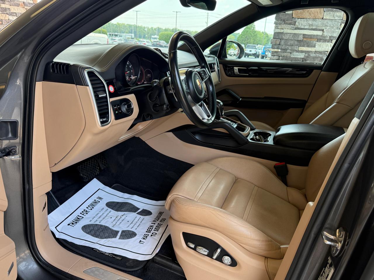 Porsche Cayenne Base 2021