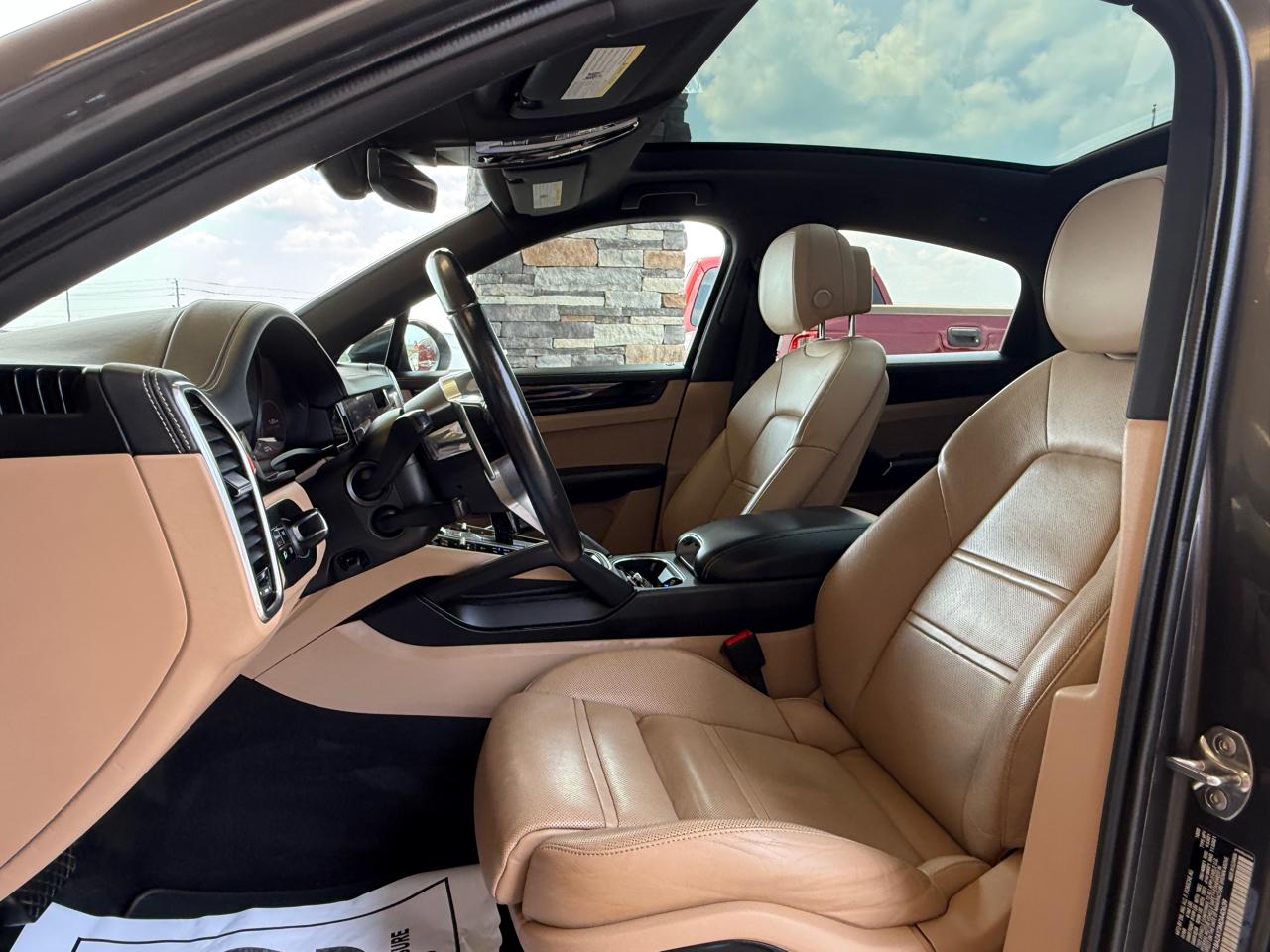 Porsche Cayenne Base 2021