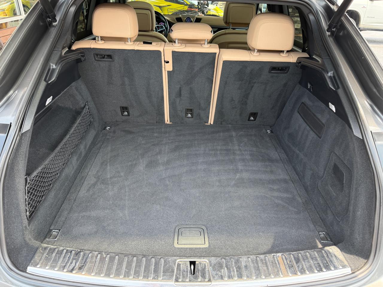 Porsche Cayenne Base 2021