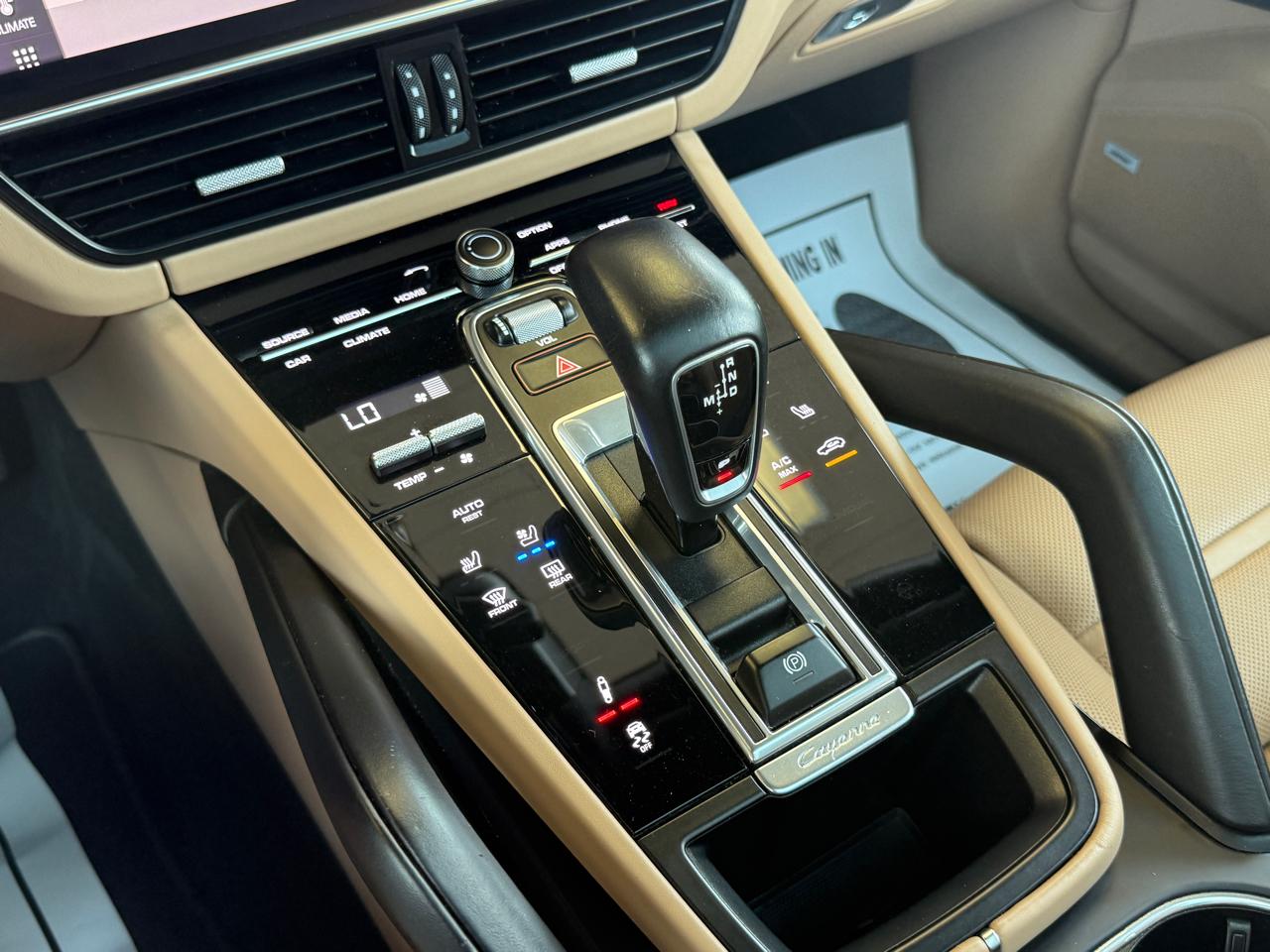 Porsche Cayenne Base 2021