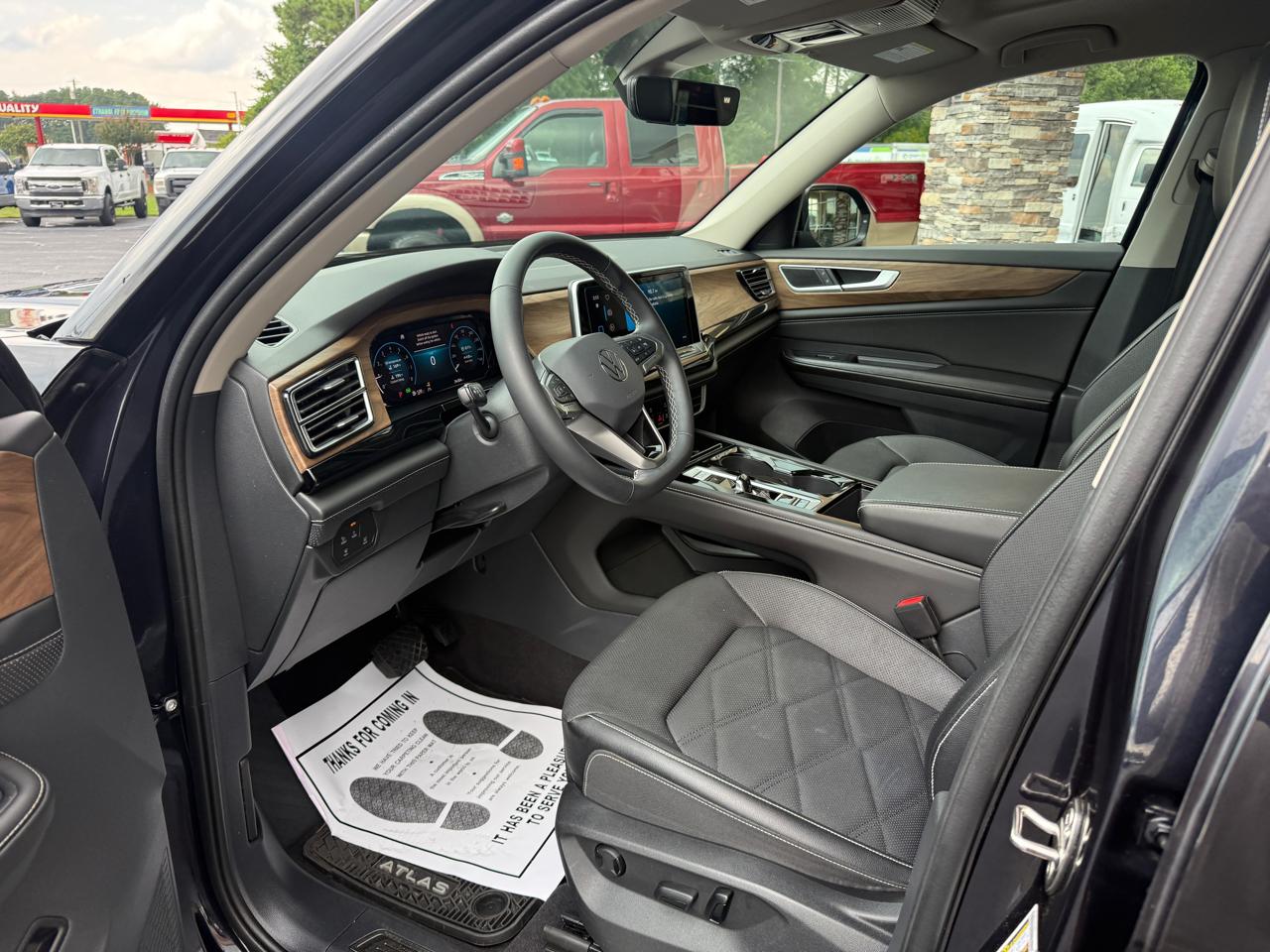 Volkswagen Atlas SE w/Technology 2024