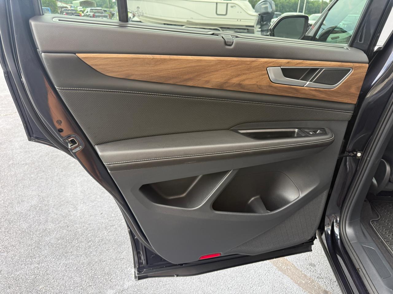 Volkswagen Atlas SE w/Technology 2024