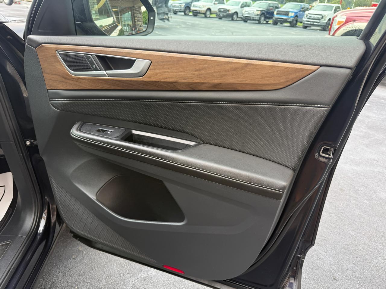 Volkswagen Atlas SE w/Technology 2024