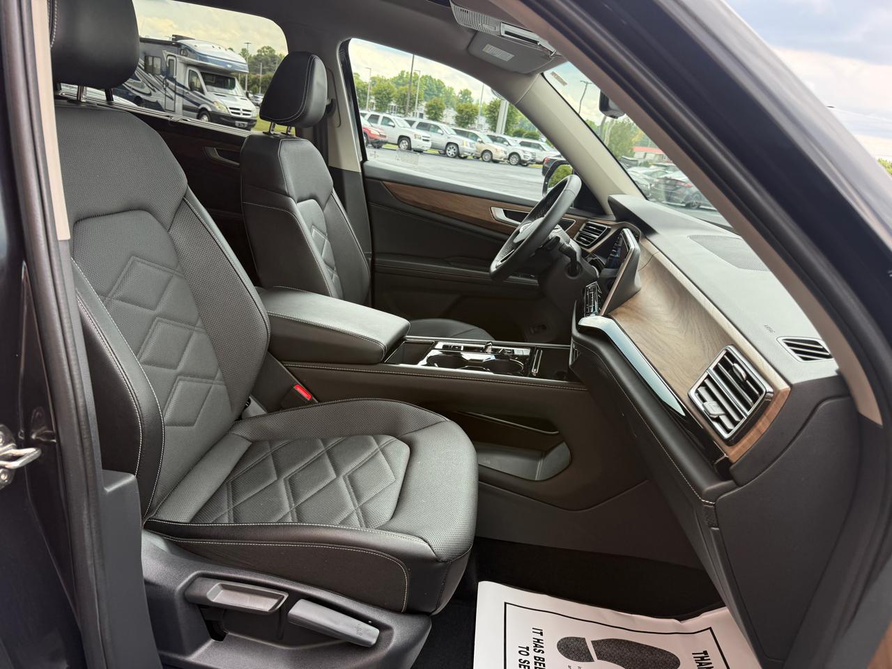 Volkswagen Atlas SE w/Technology 2024